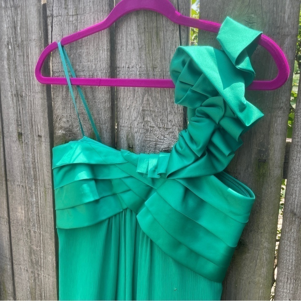 Max and Cleo Green Chiffon Spiral One Shoulder Mini Dress - Picture 3 of 9